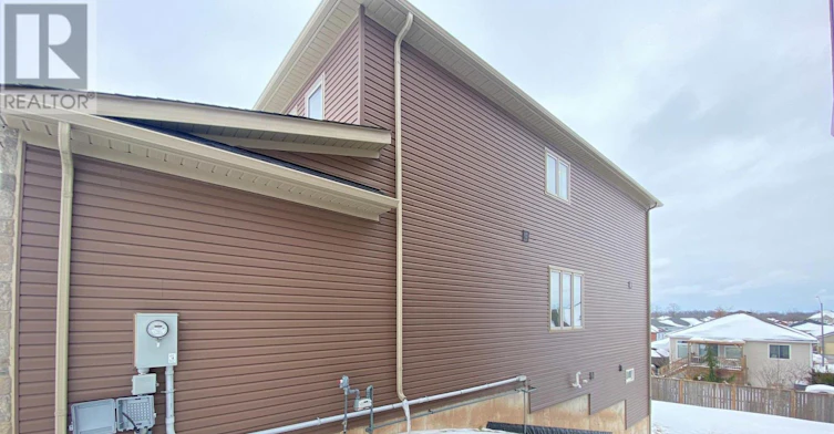 17 Oriole Crescent, Port Colborne, ON, L3K 6E2 - 38