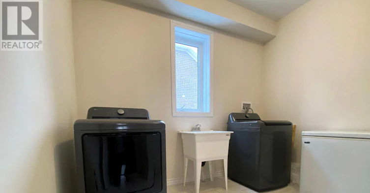 17 Oriole Crescent, Port Colborne, ON, L3K 6E2 - 4