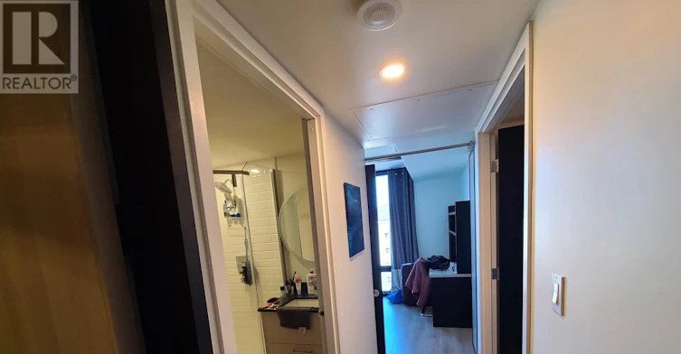 725-145 Columbia Street W, Waterloo, ON, N2L 0K7 - 2