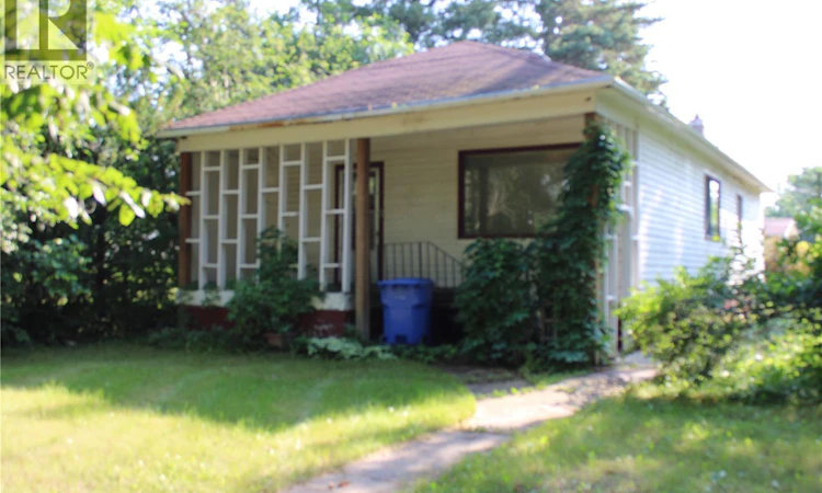 214 West Avenue