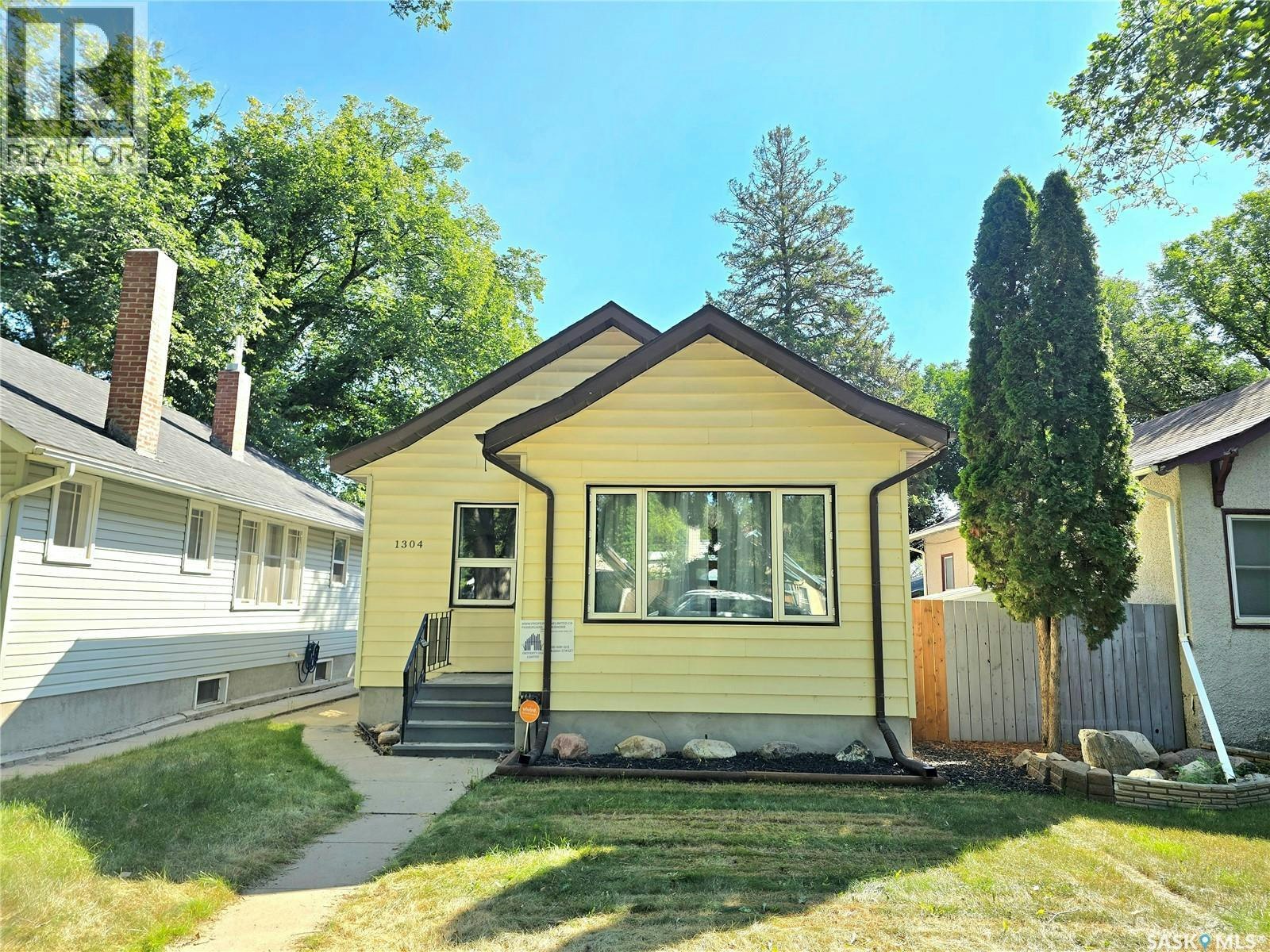 1304 C Avenue N, Saskatoon, SK, S7L 1K8