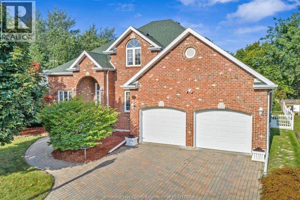 555 Christina Crescent, Windsor, ON, N9G 2M4
