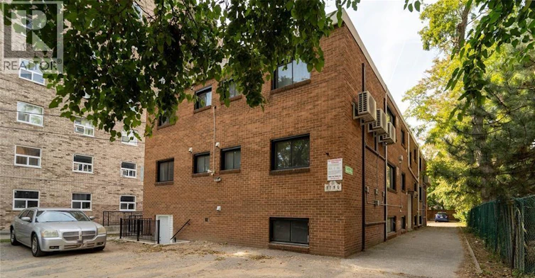1-3150 Peter Street, Windsor, ON, N9C 1H3