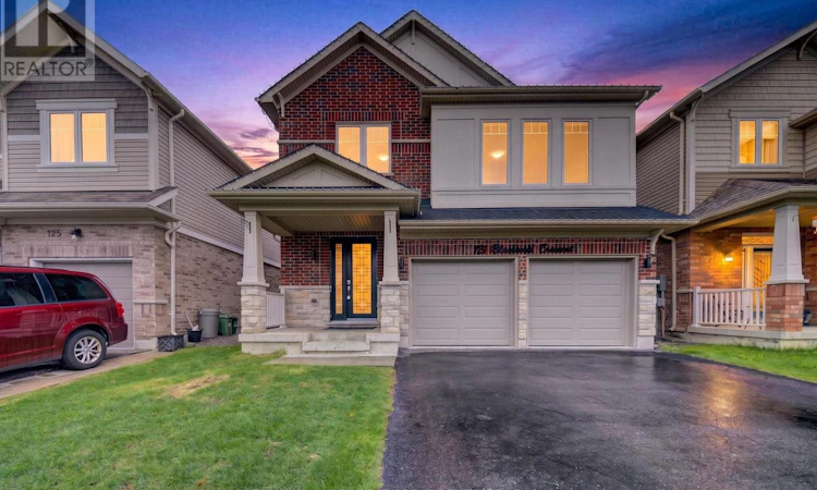 121 Blackwell Crescent