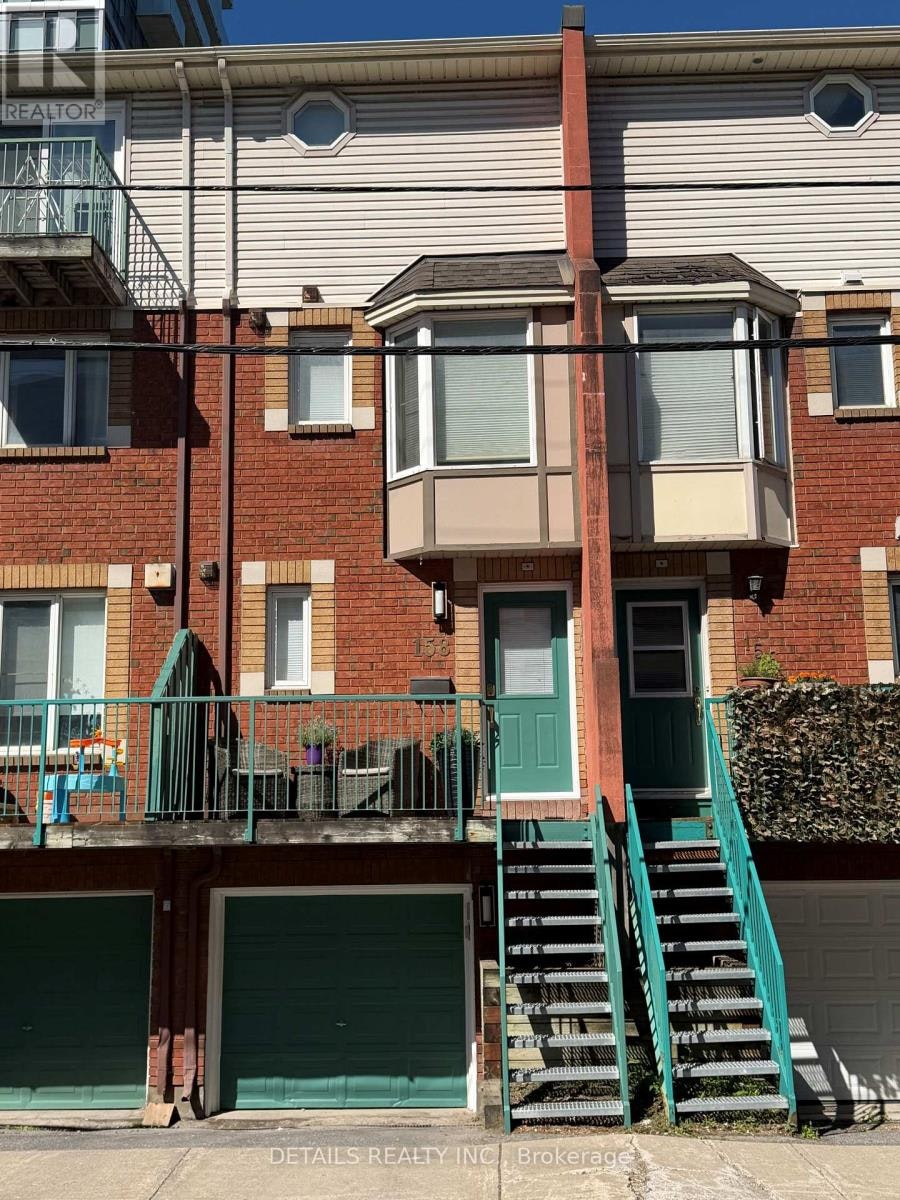 158 Forward Avenue, Ottawa, ON, K1Y 1K9