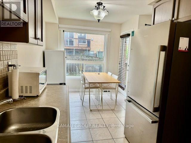 300 Flagstone Way, Newmarket, ON, L3X 2R8 - 8