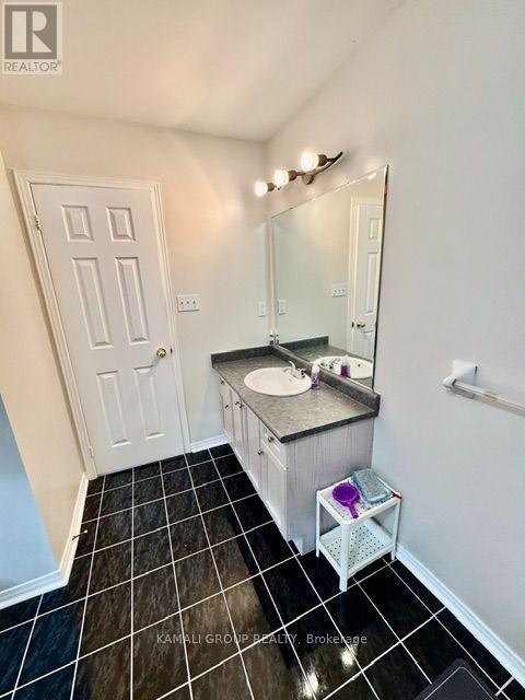 300 Flagstone Way, Newmarket, ON, L3X 2R8 - 18