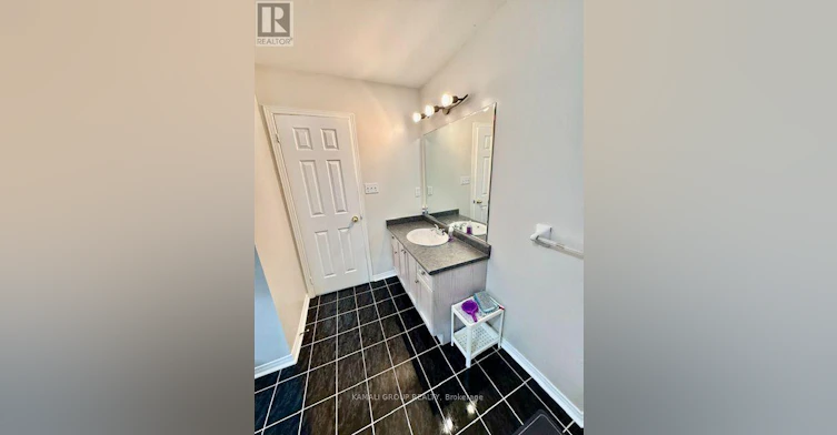 300 Flagstone Way, Newmarket, ON, L3X 2R8 - 18