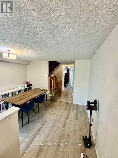 300 Flagstone Way, Newmarket, ON, L3X 2R8 - 4