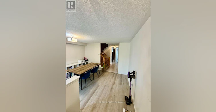 300 Flagstone Way, Newmarket, ON, L3X 2R8 - 4
