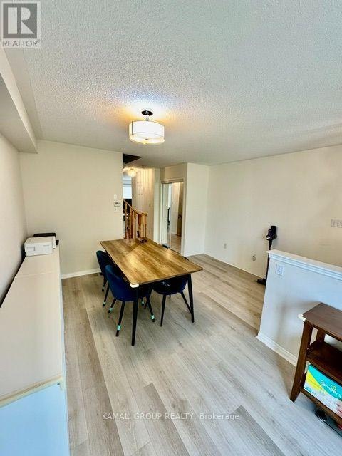 300 Flagstone Way, Newmarket, ON, L3X 2R8 - 2