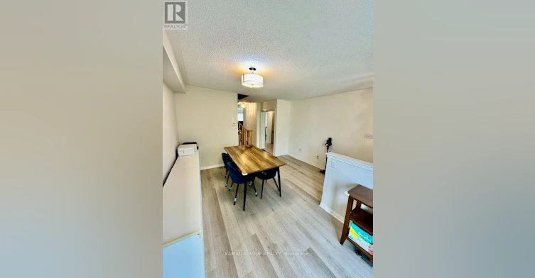 300 Flagstone Way, Newmarket, ON, L3X 2R8 - 2