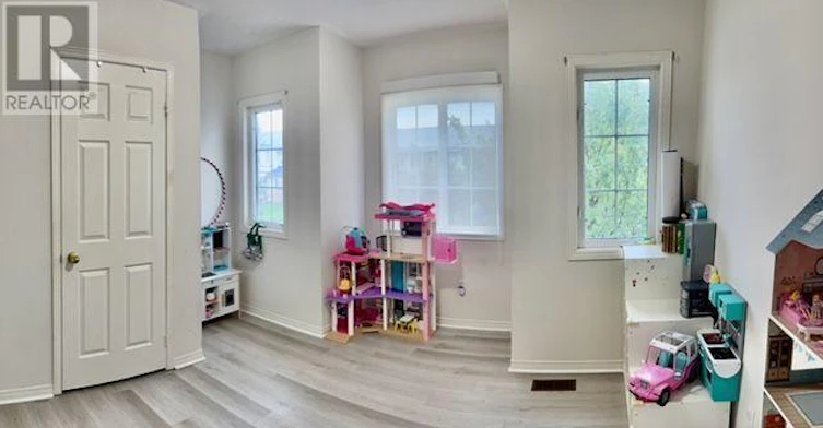 300 Flagstone Way, Newmarket, ON, L3X 2R8 - 12