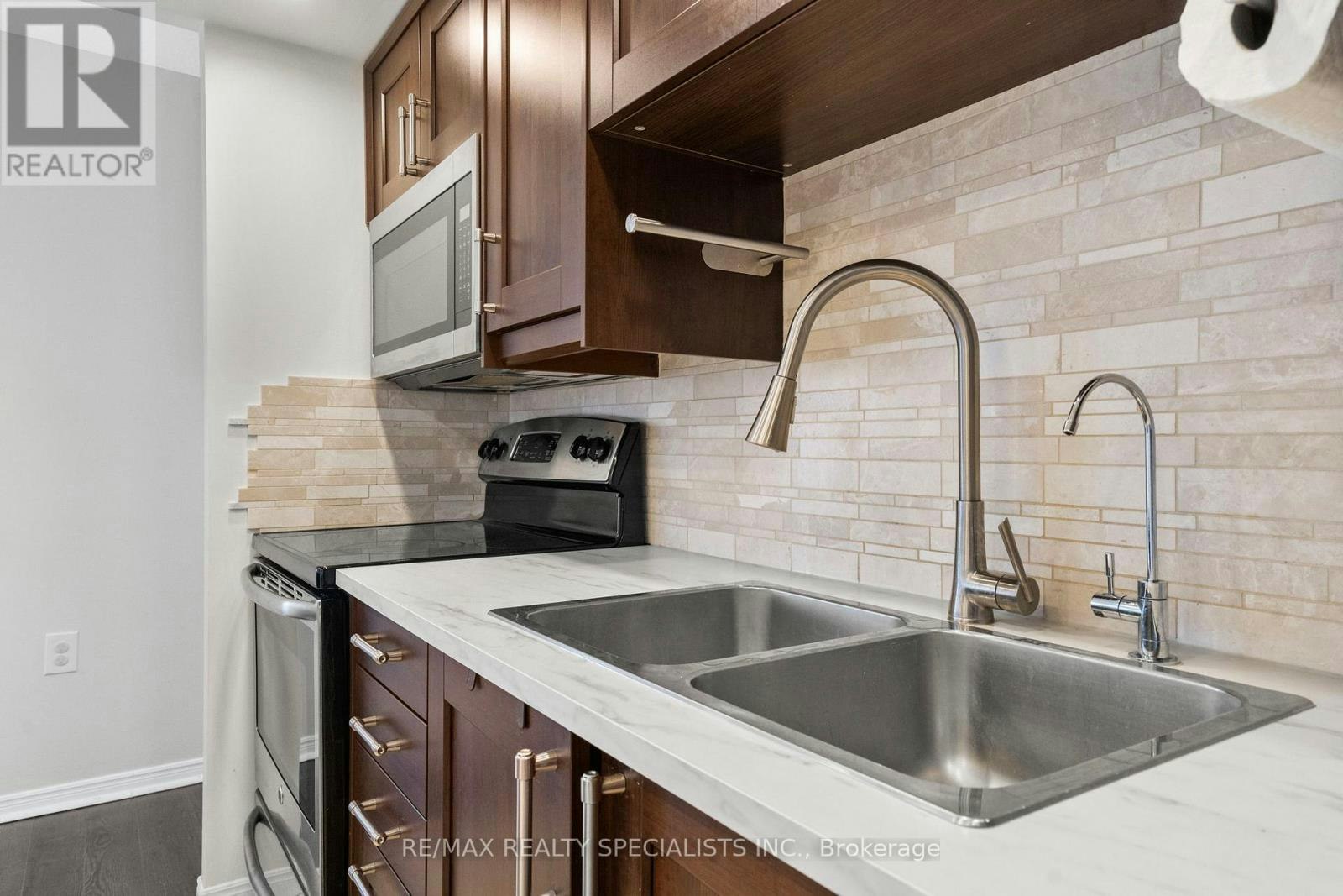1409-25 Fairview Road W, Mississauga, ON, L5B 3Y8 - 7