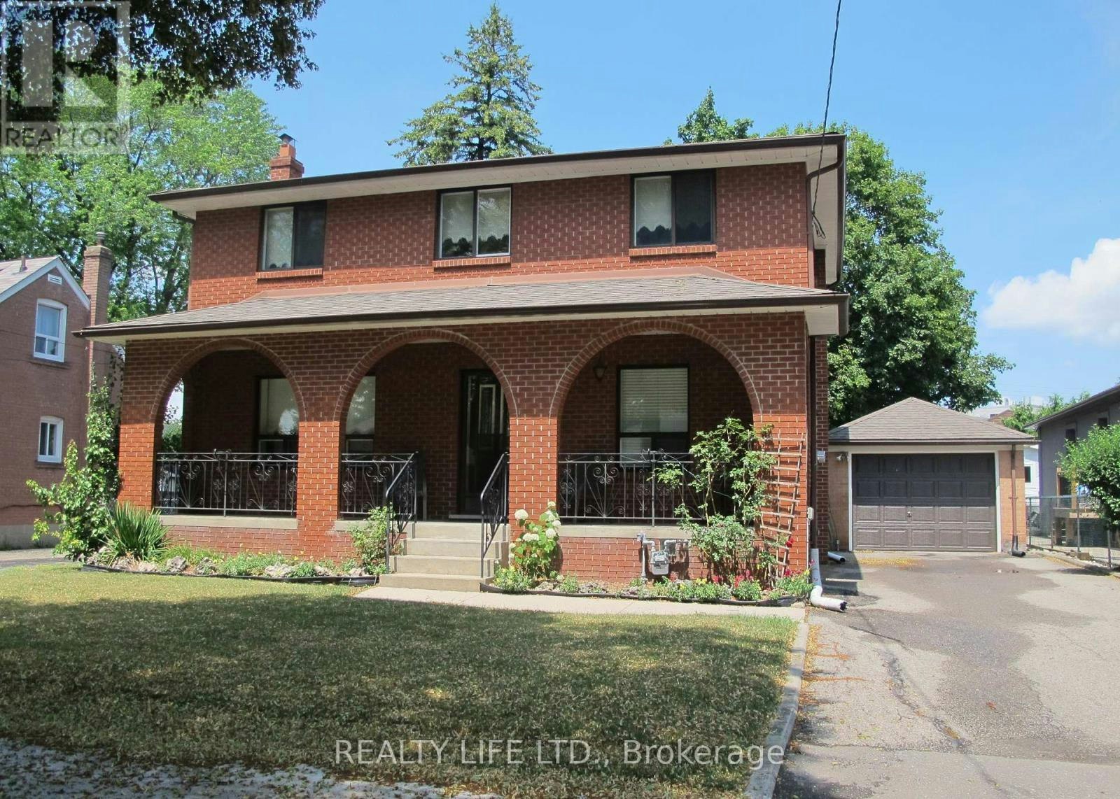 4 Rosalie Avenue, Toronto, ON, M3L 1C5