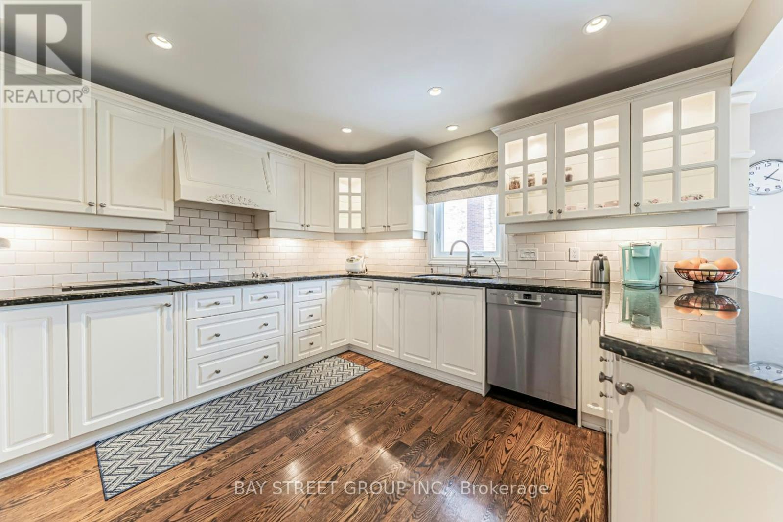 2191 Dunvegan Avenue, Oakville, ON, L6J 6P2 - 9