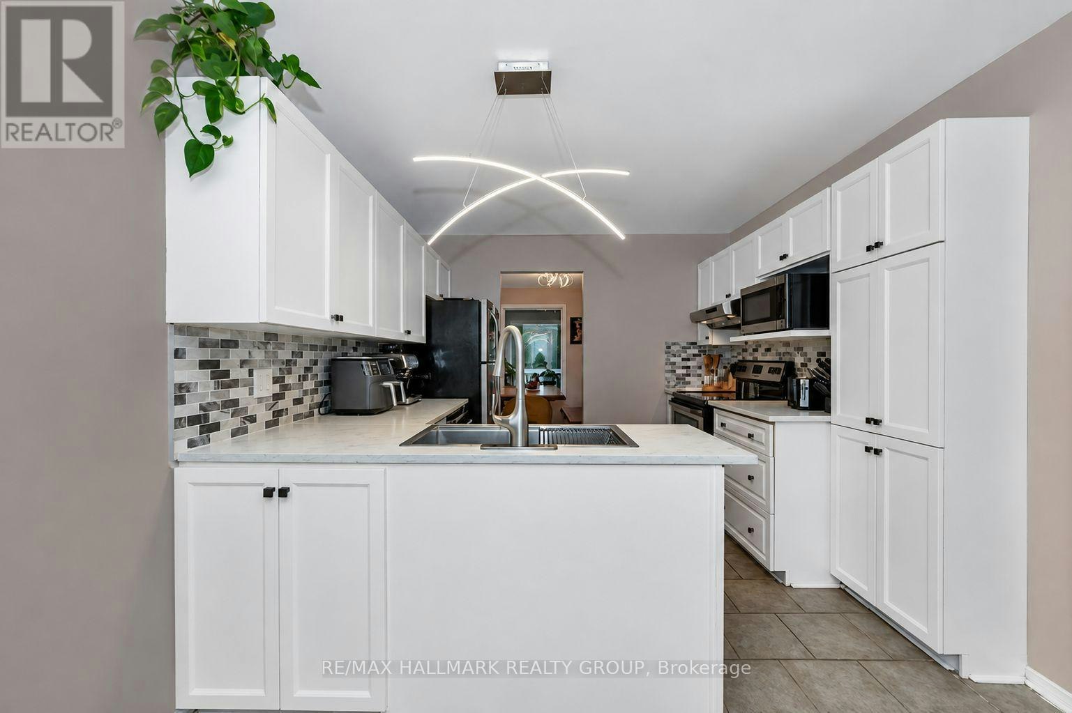 17 Ravenscroft Court, Ottawa, ON, K2S 1R3 - 6