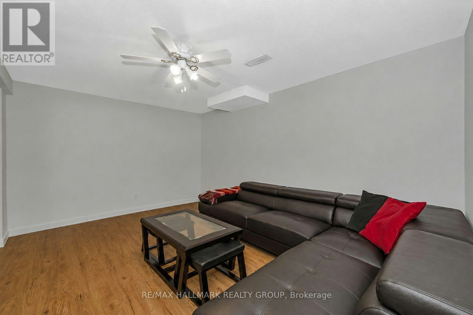 17 Ravenscroft Court, Ottawa, ON, K2S 1R3 - 12