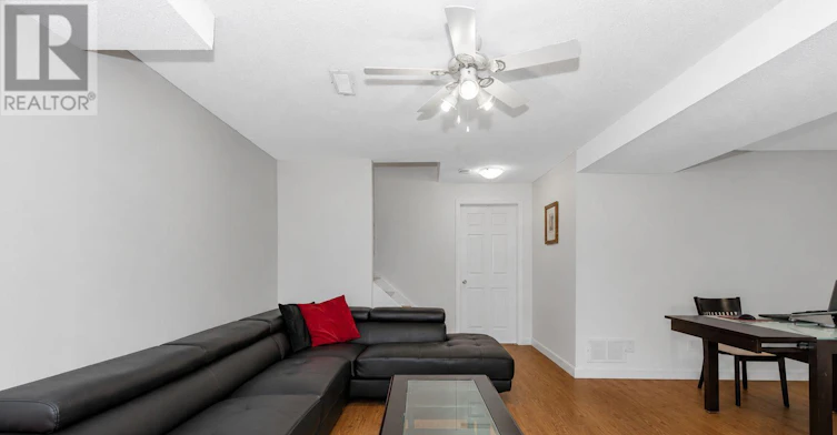 17 Ravenscroft Court, Ottawa, ON, K2S 1R3 - 10