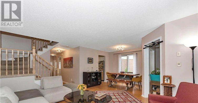 17 Ravenscroft Court, Ottawa, ON, K2S 1R3 - 5
