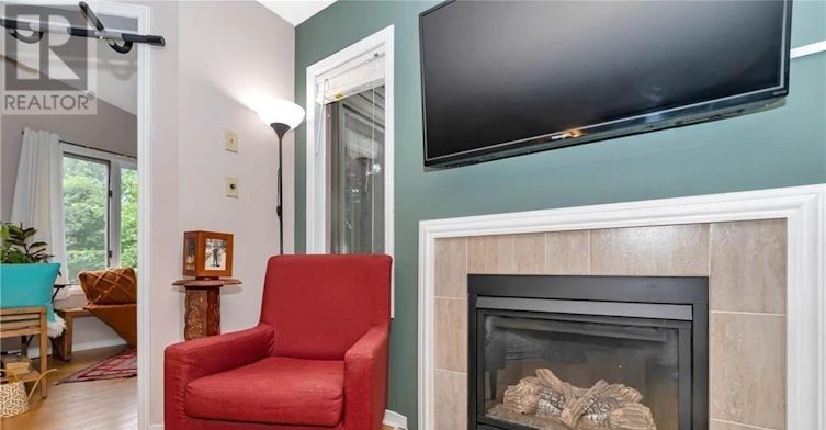 17 Ravenscroft Court, Ottawa, ON, K2S 1R3 - 11