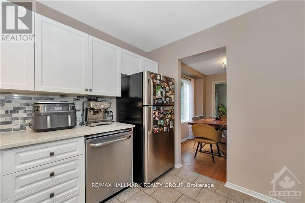 17 Ravenscroft Court, Ottawa, ON, K2S 1R3