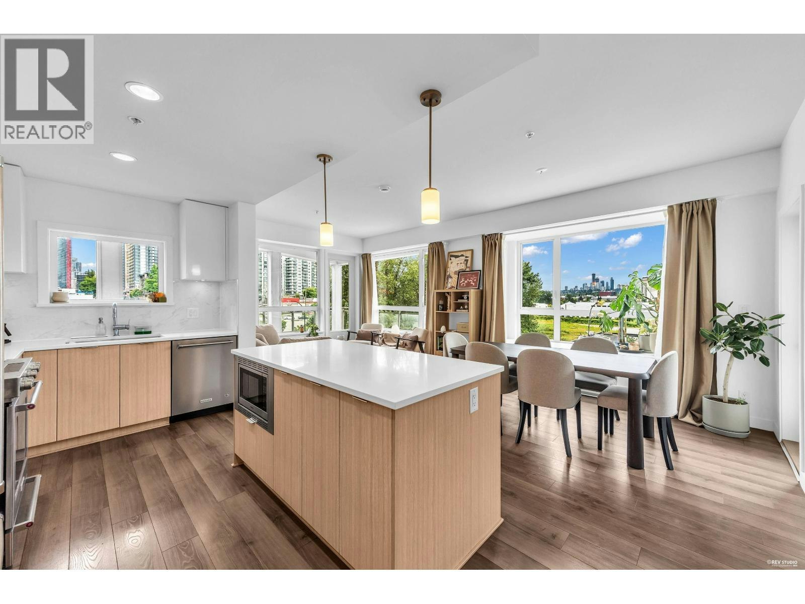 412-2188 Madison Avenue, Burnaby, BC, V5C 0J8