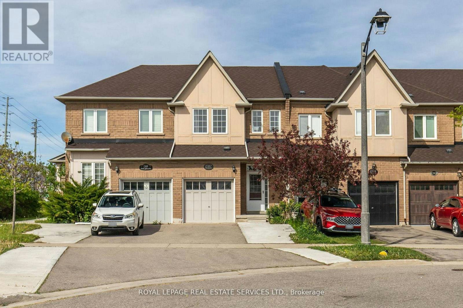 2307 Stone Glen Crescent, Oakville, ON, L6M 0C9