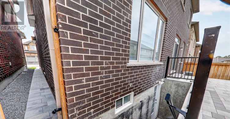 2404 Florentine Place, Pickering, ON, L1X 0H2 - 2