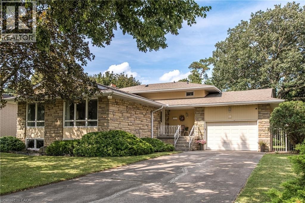14 Woodside Drive, Hamilton, ON, L8T 1C3