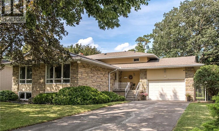 14 Woodside Drive