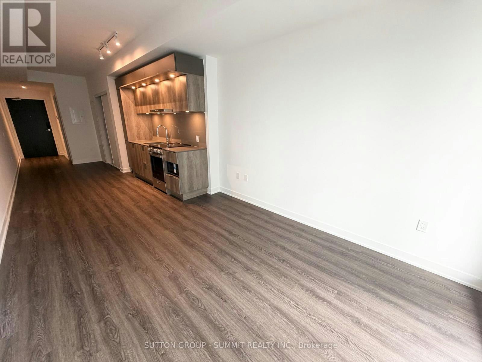 324-448 Burnhamthorpe Road W, Mississauga, ON, L5B 0M3 - 3