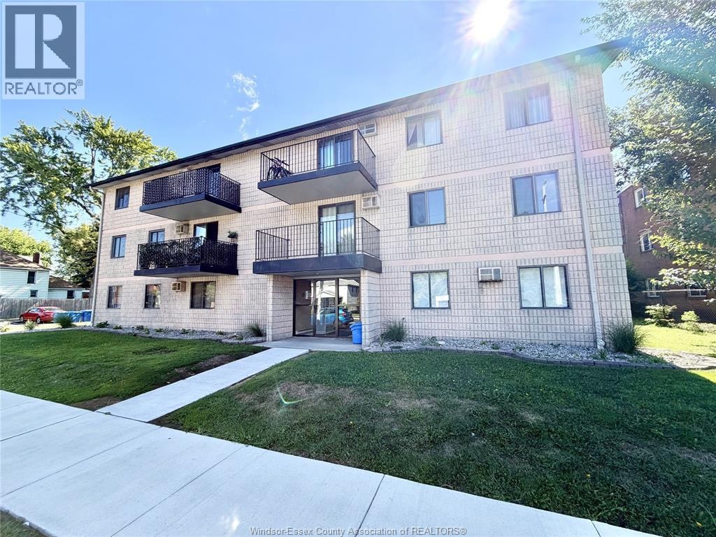 102-3355 Sandwich, Windsor, ON, N9C 1B2 - 2