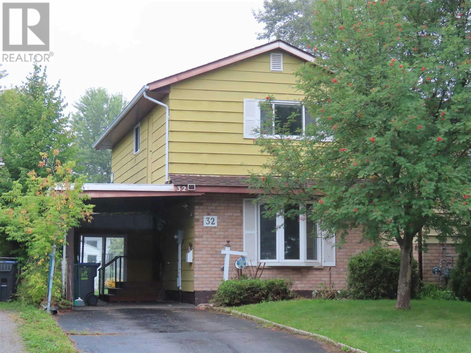 32 Breton Road, Sault Ste. Marie, ON, P6B 5W6