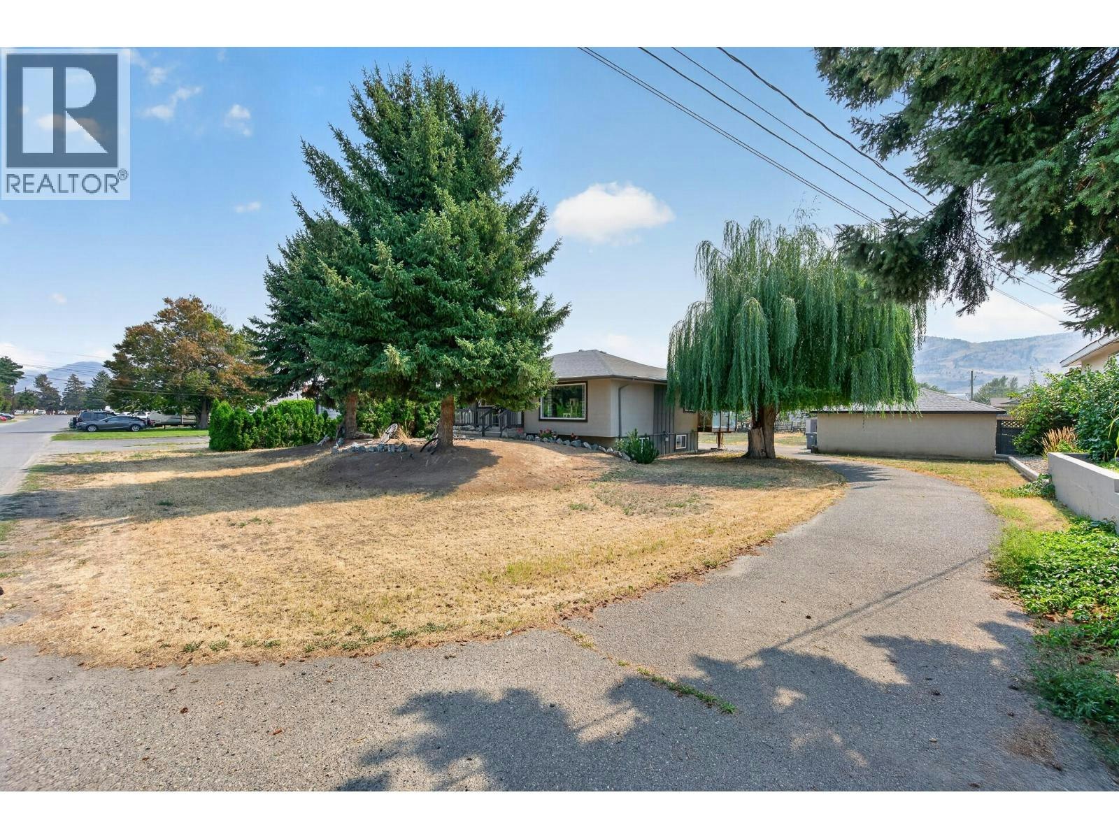 2545 Young Avenue, Kamloops, BC, V2B 4M9