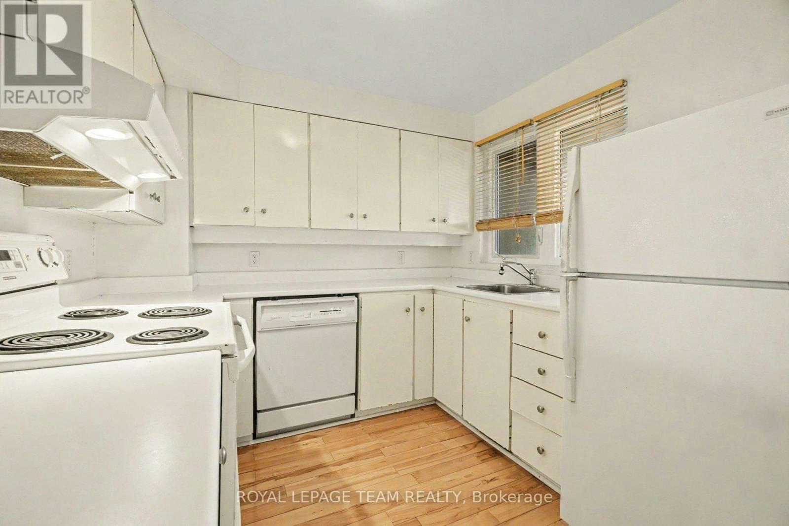14-290 Cathcart Street, Ottawa, ON, K1N 5C4 - 4