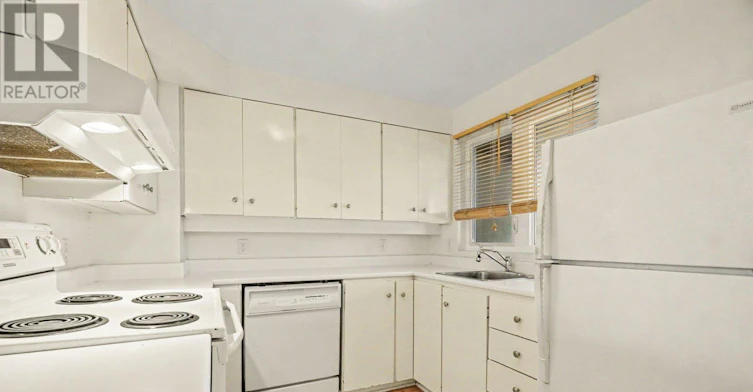 14-290 Cathcart Street, Ottawa, ON, K1N 5C4 - 4