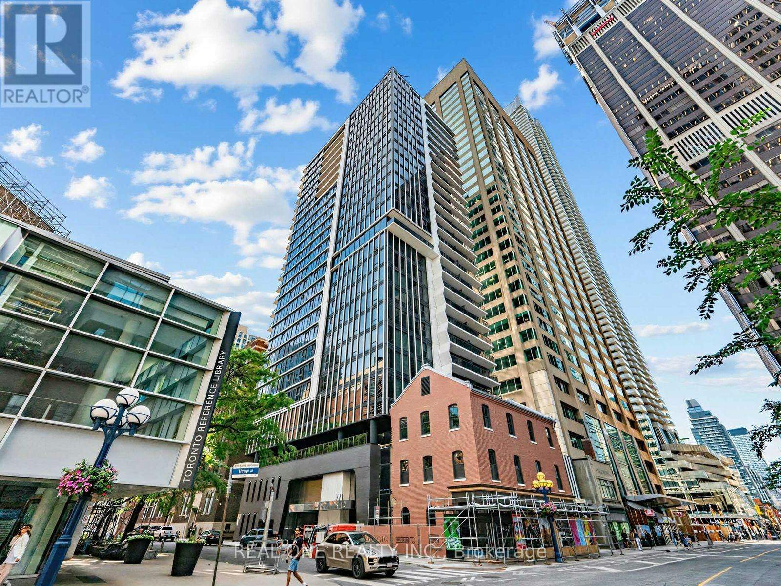 502-771 Yonge Street, Toronto, ON, M4W 0B8