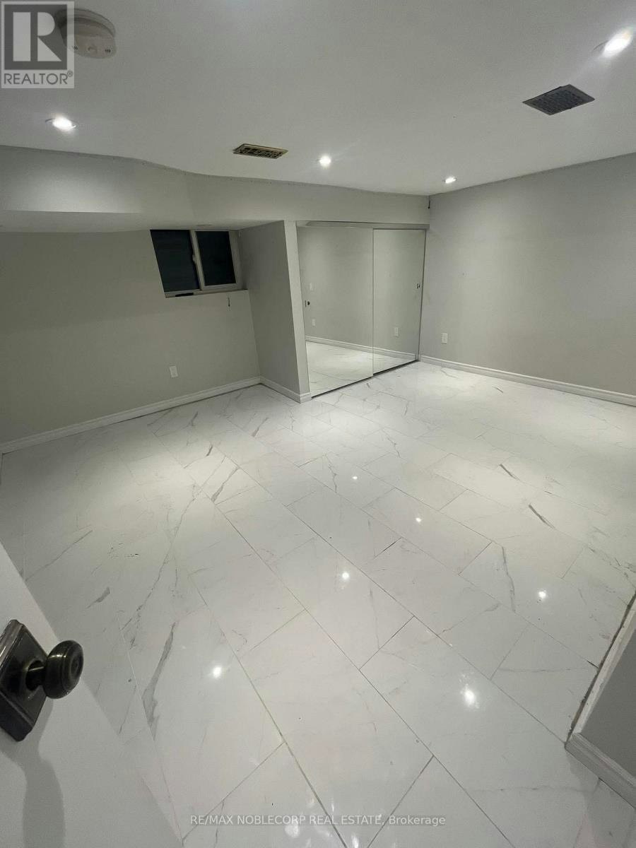 20 Payzac Avenue, Toronto, ON, M1E 2W7 - 4