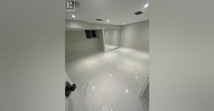 20 Payzac Avenue, Toronto, ON, M1E 2W7 - 4