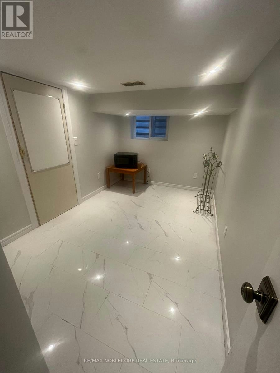 20 Payzac Avenue, Toronto, ON, M1E 2W7 - 6