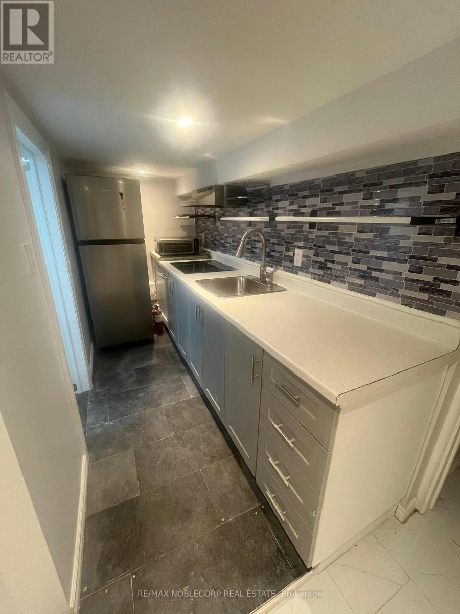 20 Payzac Avenue, Toronto, ON, M1E 2W7 - 3