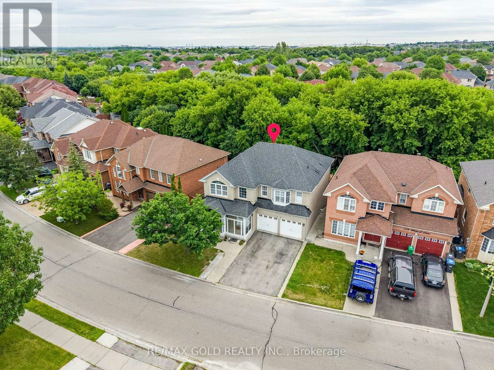 141 Whitwell Drive, Brampton, ON, L6P 1L2