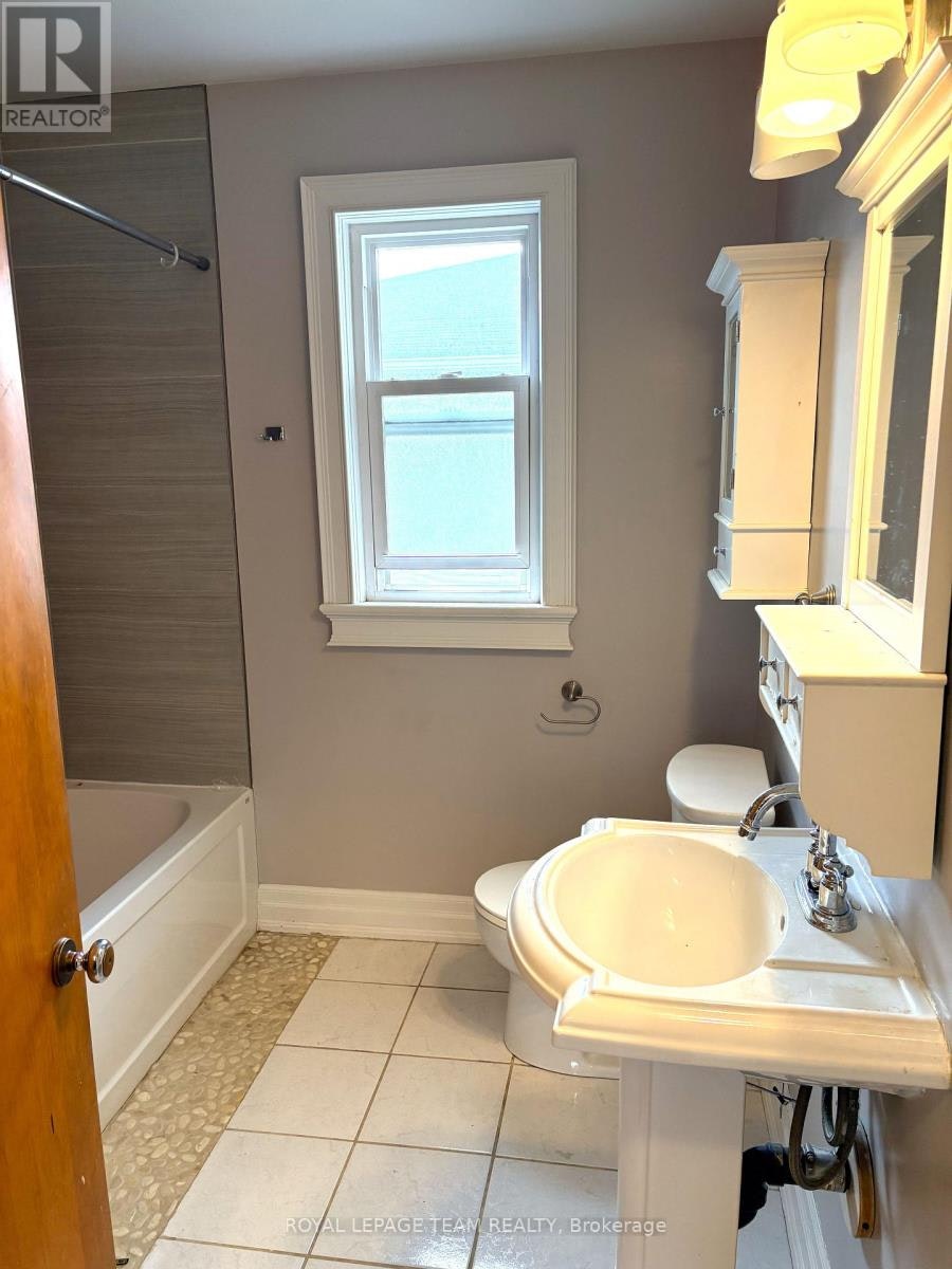 2-516 Athlone Avenue, Ottawa, ON, K1Z 5M8 - 9