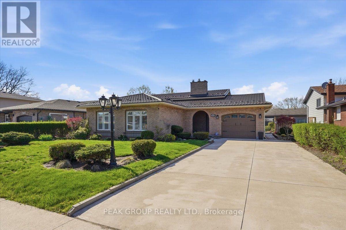 7402 Westfield Drive, Niagara Falls, ON, L2J 3V8