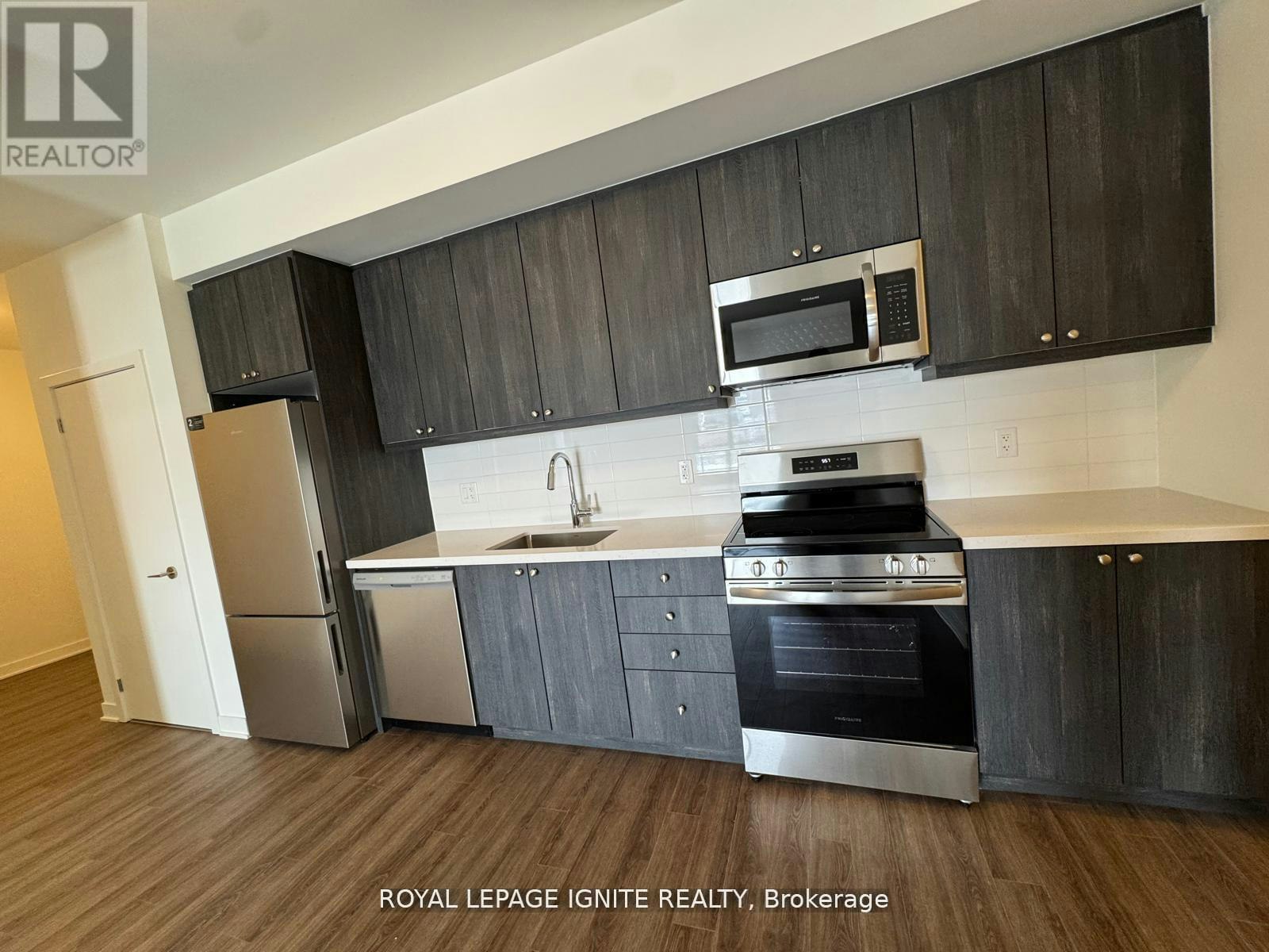 101-51 Clarington Boulevard, Clarington, ON, L1C 7J8 - 5