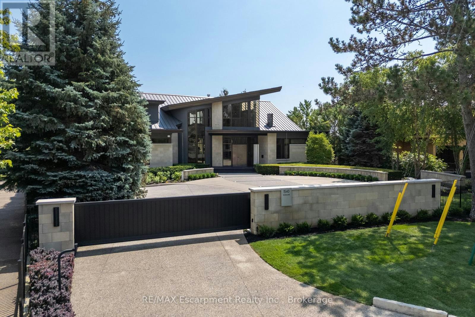 1540 Watersedge Road, Mississauga, ON, L5J 1A4
