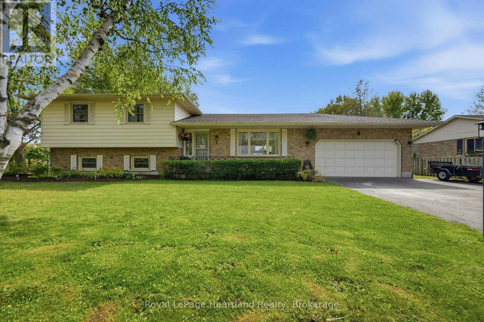 36589 Dunlop Drive, Goderich, ON, N7A 3Y1