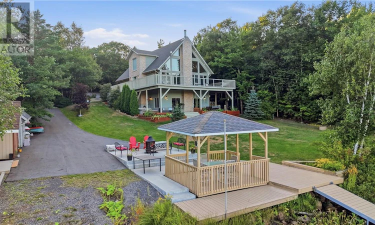 317 Middle Lake