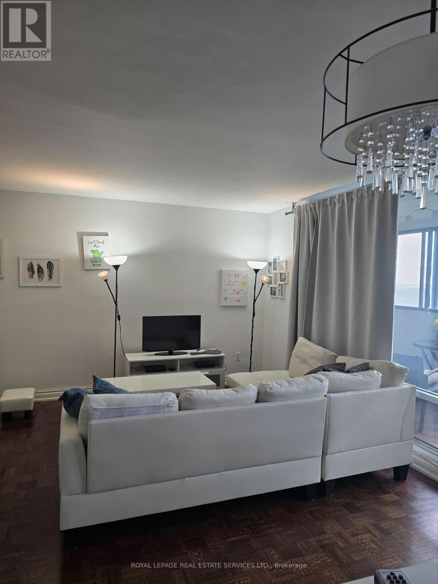 2614-1 Massey Square, Toronto, ON, M4C 5L4 - 5